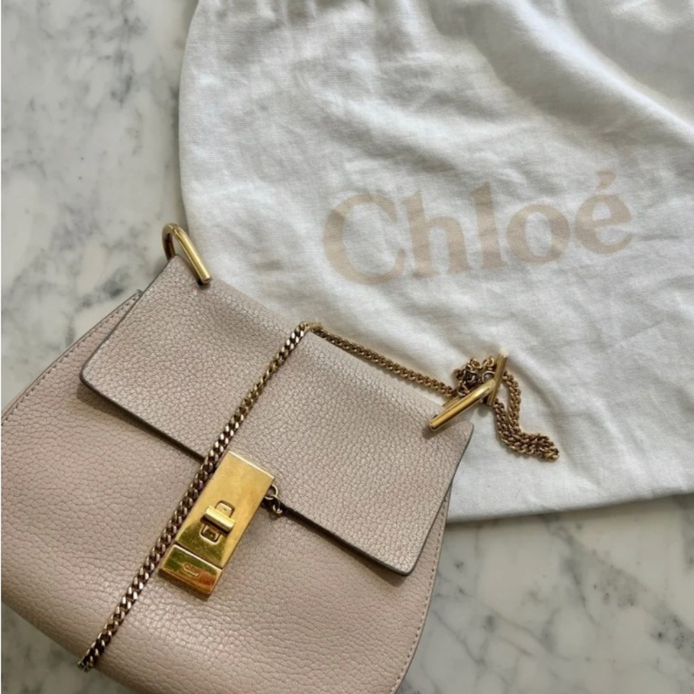 CHLOE DREW LEATHER CROSSBODY BAG IN CEMENT PINK